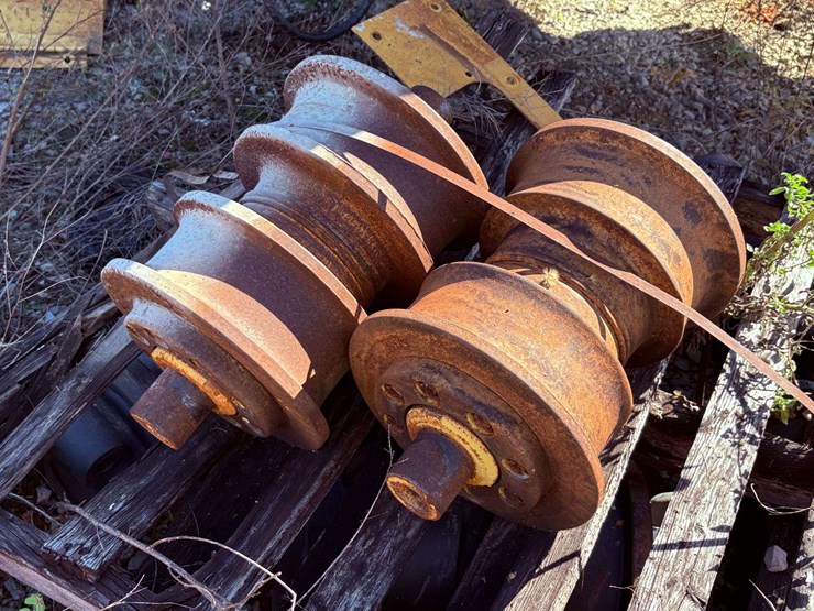 caterpillar-375-image-7