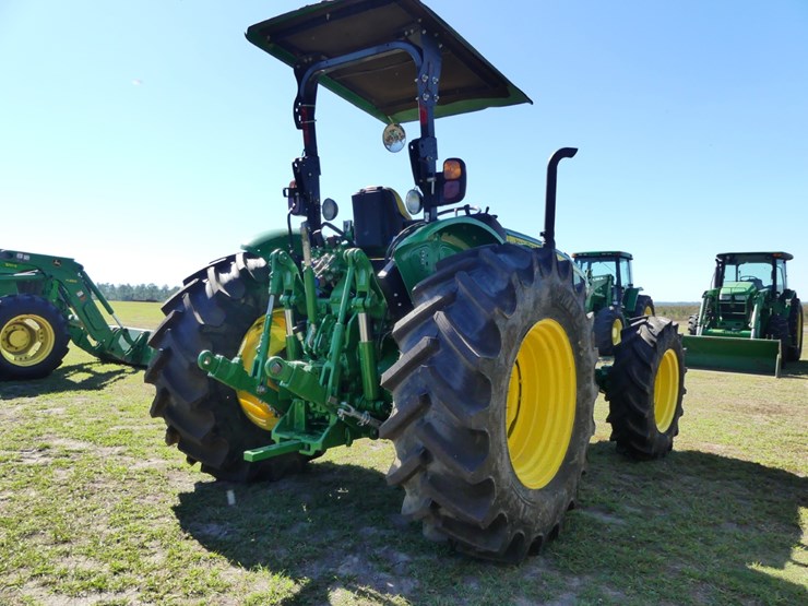 2023-john-deere-5105m-image-3