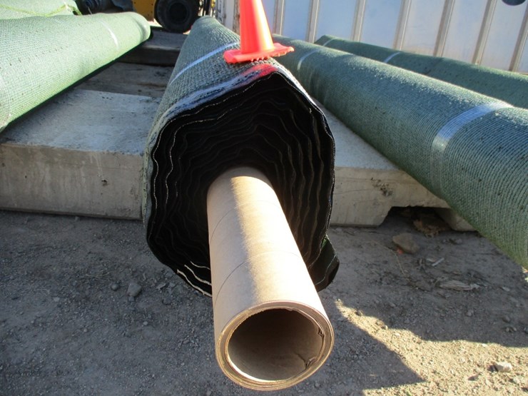 unused-roll-of-artificial-turf-image-3