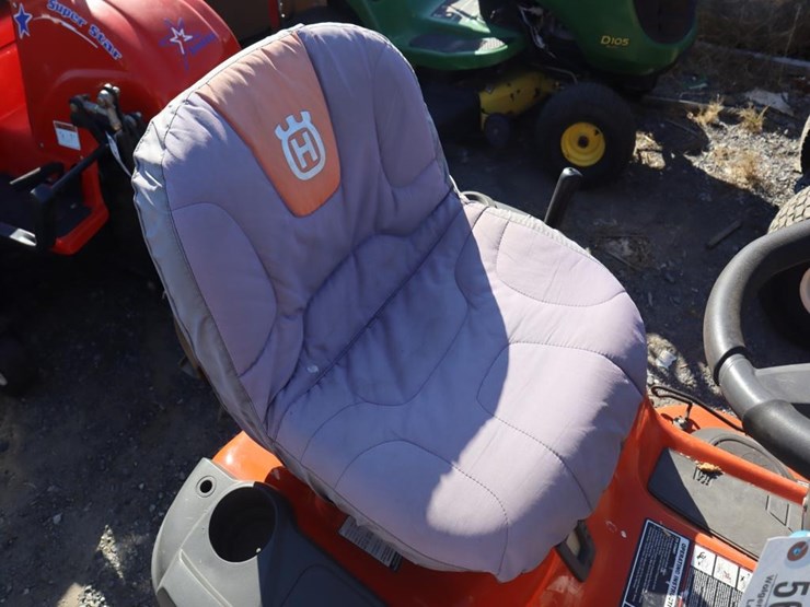 husqvarna-yth25k48-riding-mower-image-17