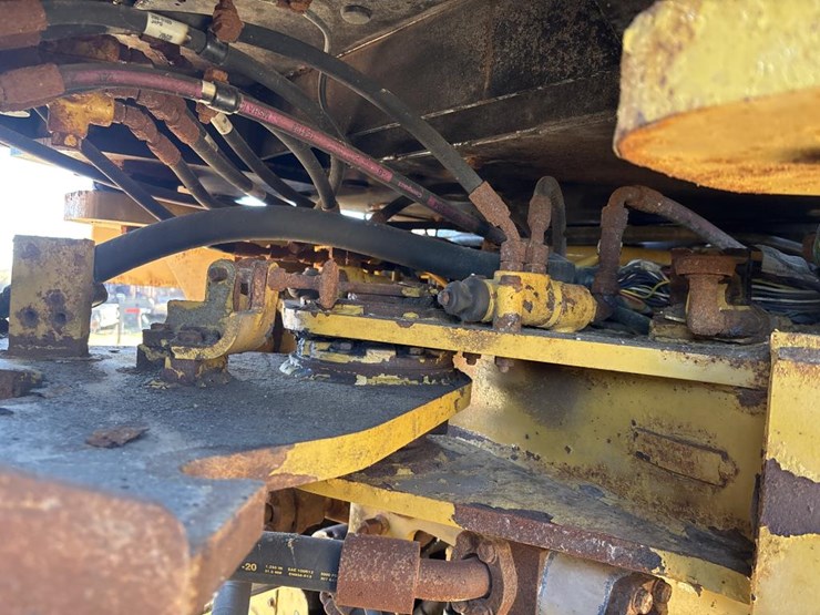 caterpillar-950k-image-32