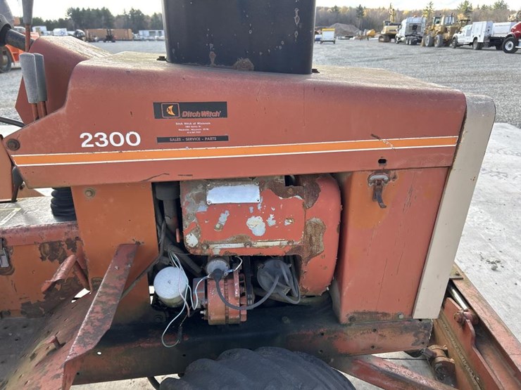 ditch-witch-2300-image-12