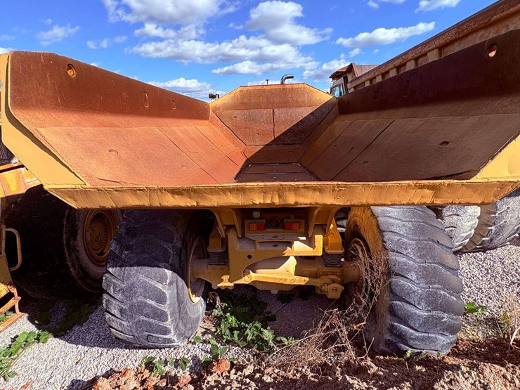 2007-caterpillar-740-image-25