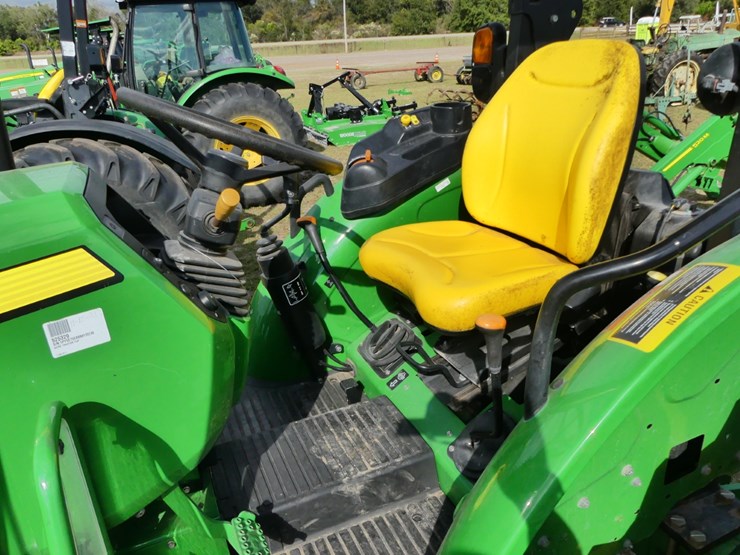 2021-john-deere-5075e-image-13