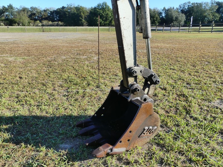 takeuchi-tb016-image-9