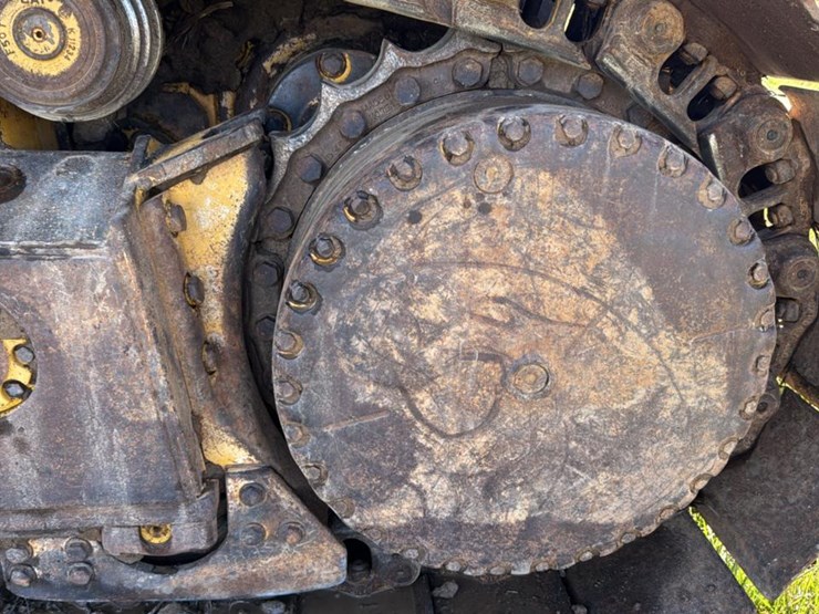 2008-deere-750j-xlt-image-11