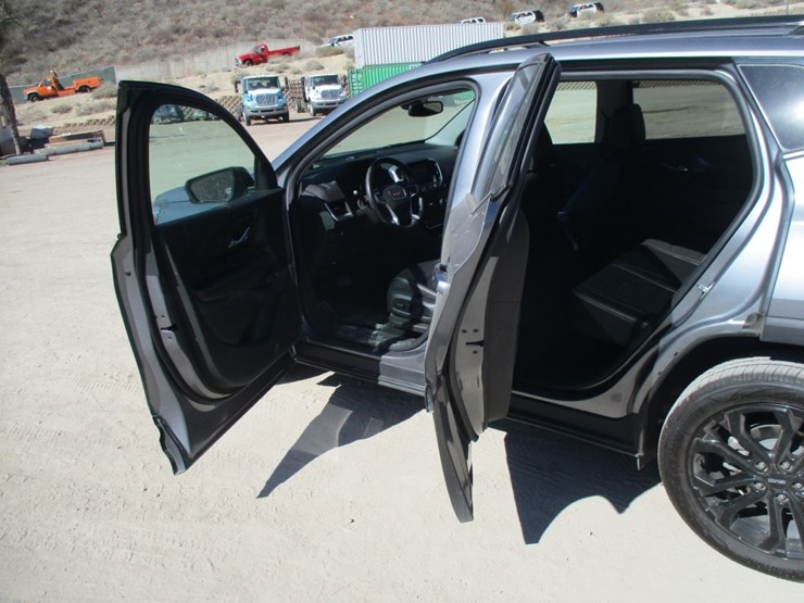 2021-gmc-terrain-slt-image-15