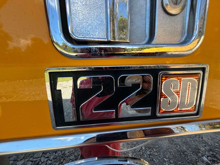 2020-freightliner-122sd-image-52