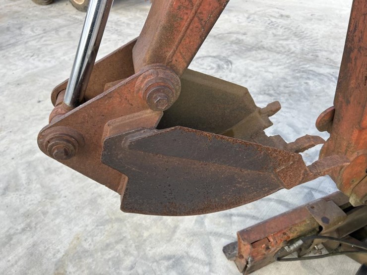 ditch-witch-2310-image-15