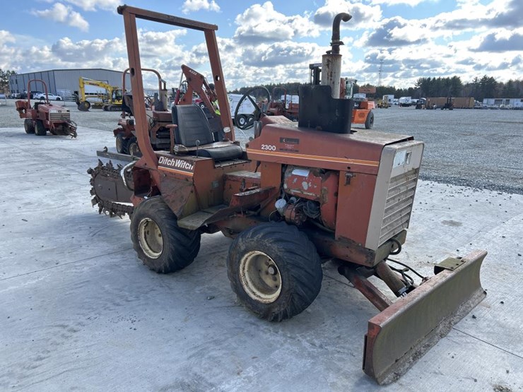 ditch-witch-2300-image-7