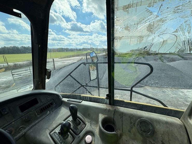 2006-caterpillar-740-image-38