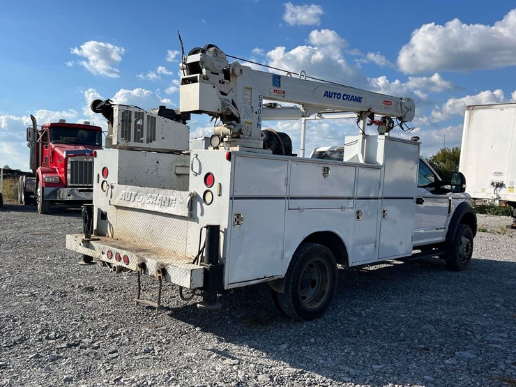 2017-ford-f550-xl-image-31