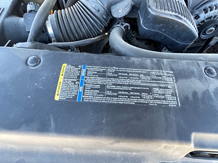 2010-cadillac-escalade-image-115