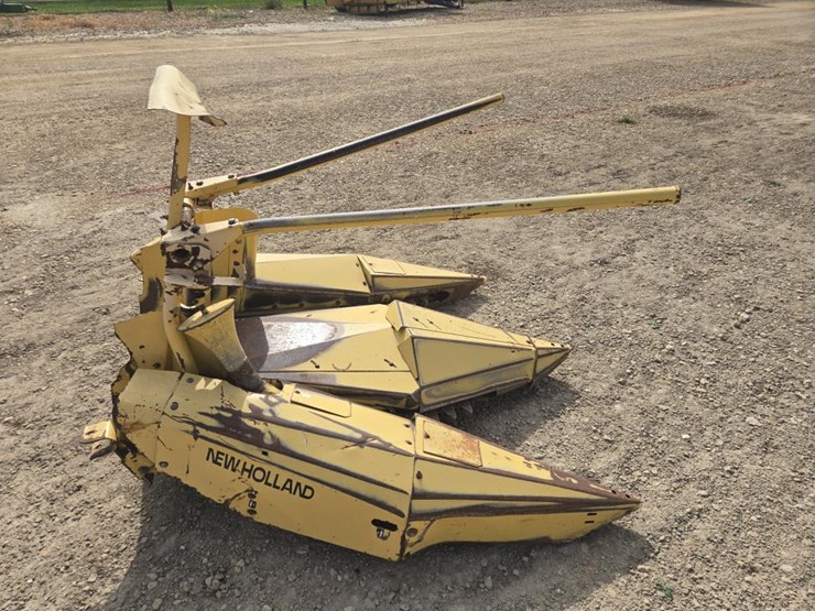 new-holland-824-image-6