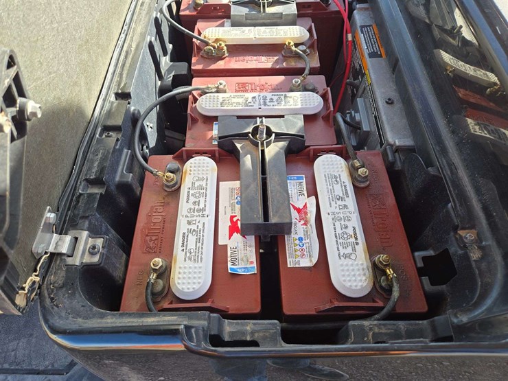 2012-club-car-precedent-golf-cart-image-12