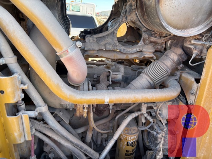 2012-caterpillar-140m2-image-9