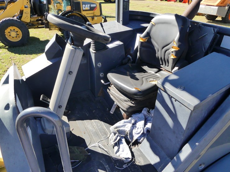 2014-deere-304k-image-13