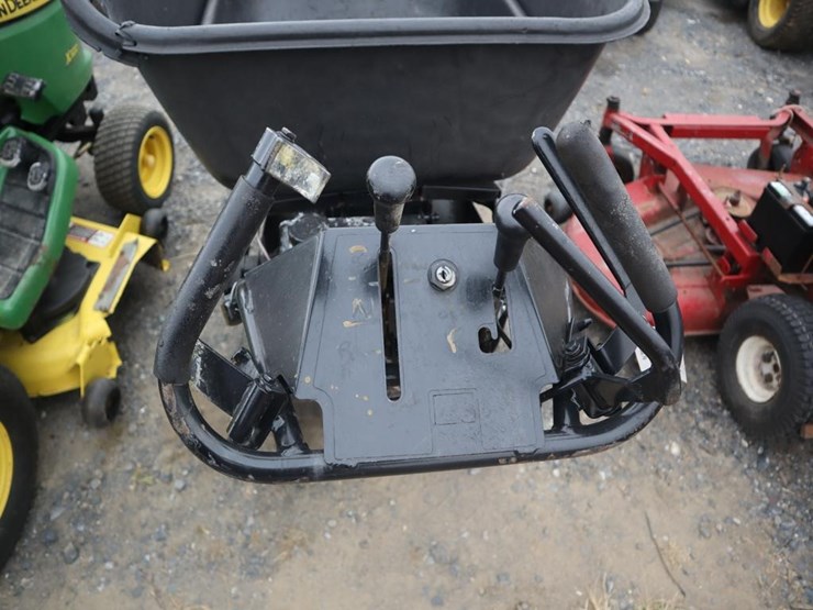 toro-power-wheel-barrow-image-8