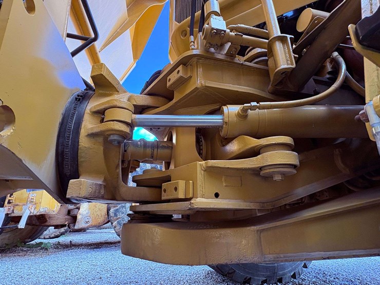 2007-caterpillar-740-image-33