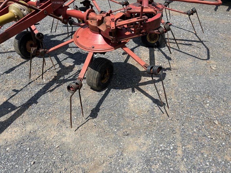 new-holland-163-image-4