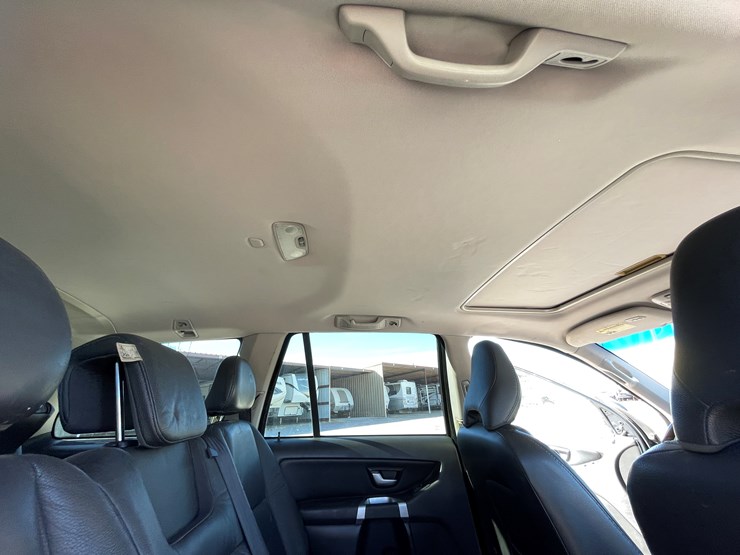 2010-volvo-xc90-image-91