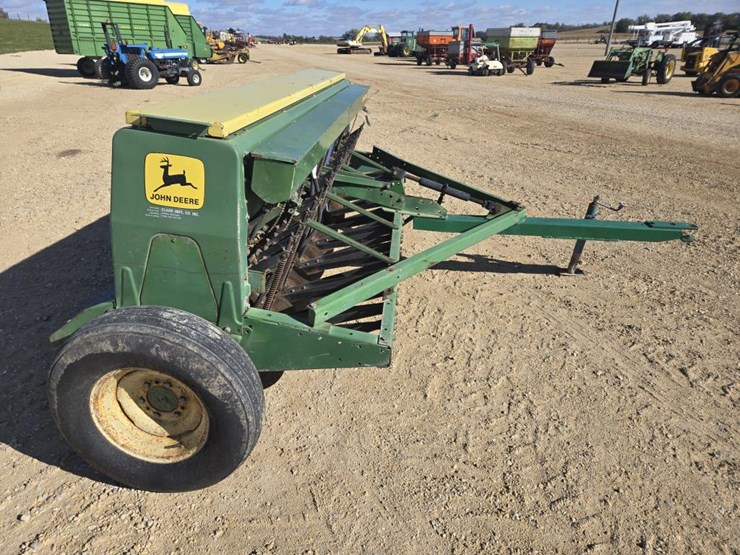 john-deere-8100-image-10