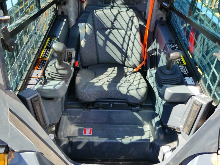 2023-deere-333g-image-14