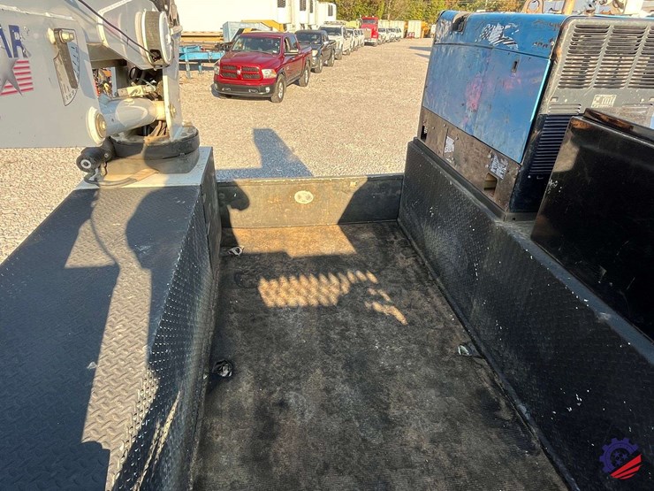 2017-ford-f550-xl-image-45