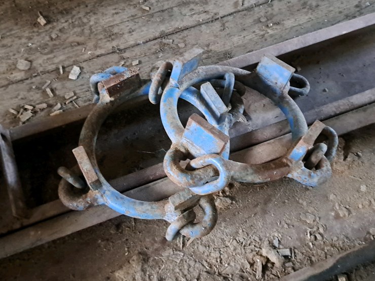 #701-•-53'-semi-trailer-and-contents-image-15