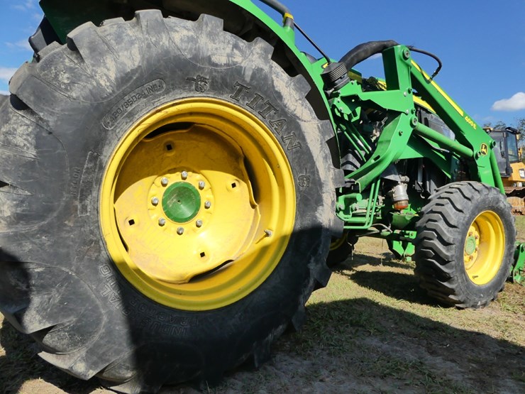 2019-john-deere-4044m-image-6