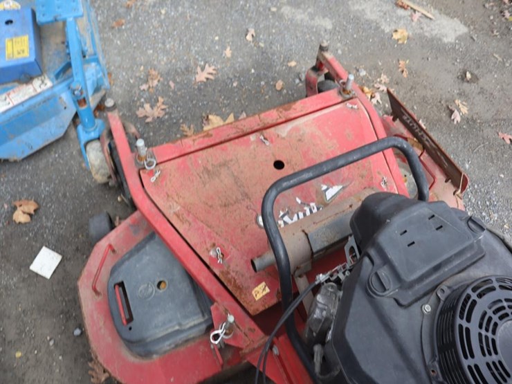 exmark-52in-turf-tracer-walk-behind-mower-image-10