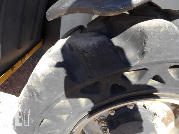 caterpillar-tl642-image-13