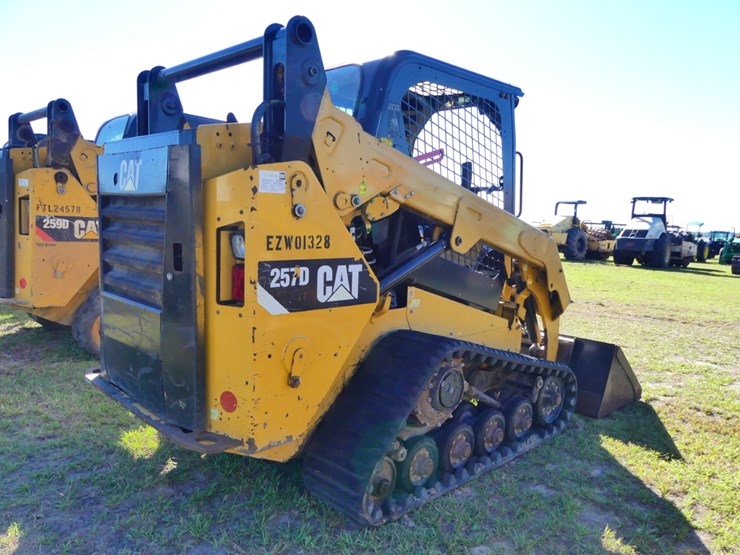 2015-caterpillar-257d-image-3