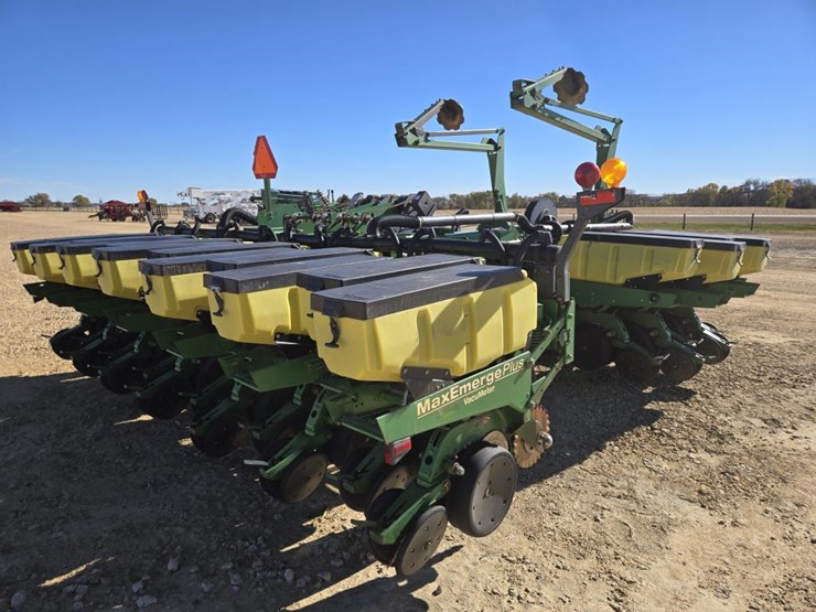 2025-john-deere-1780-image-15