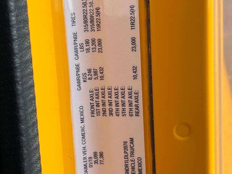 2020-freightliner-122sd-image-78