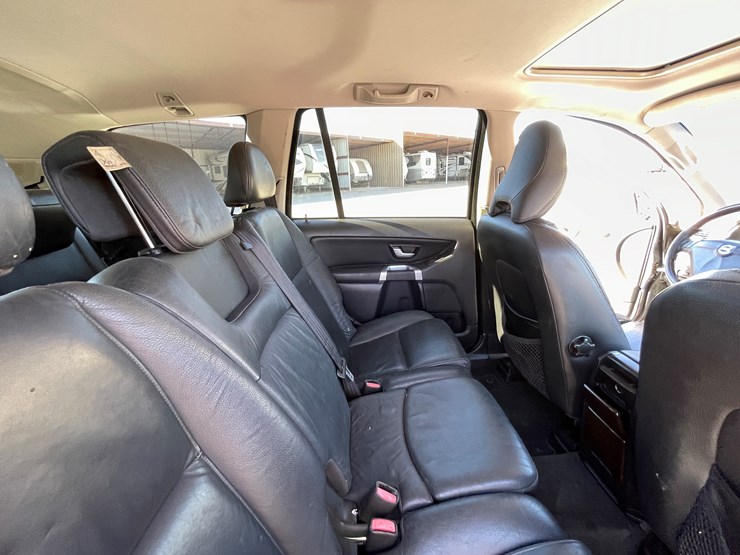 2010-volvo-xc90-image-90