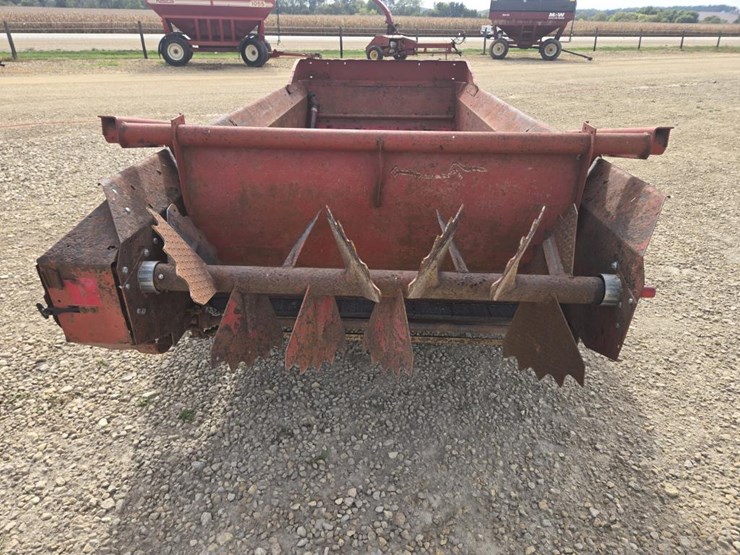 new-holland-155-image-6