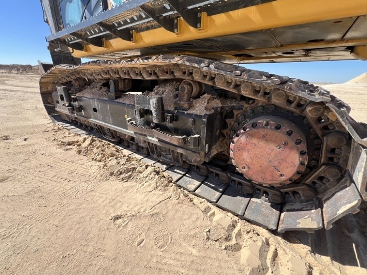 2019-deere-670g-lc-image-24