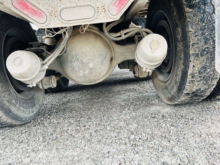 1999-freightliner-tri-axle-dump-truck-image-62