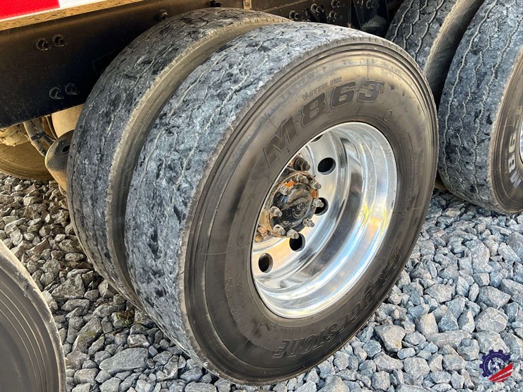 2020-freightliner-122sd-image-13