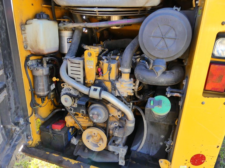 2015-caterpillar-257d-image-9