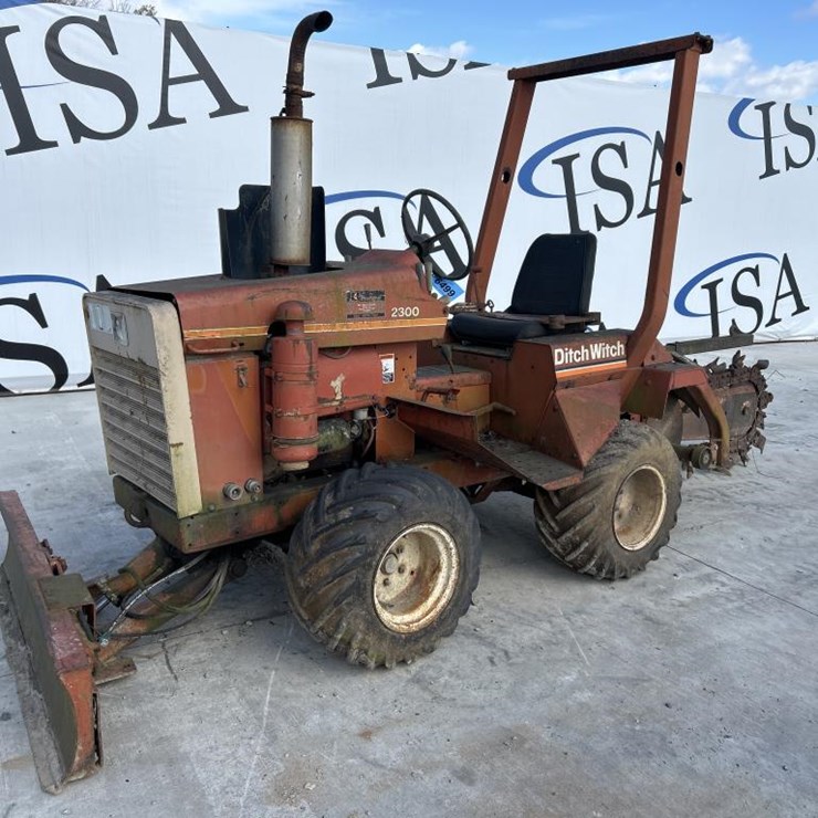 DITCH WITCH 2300