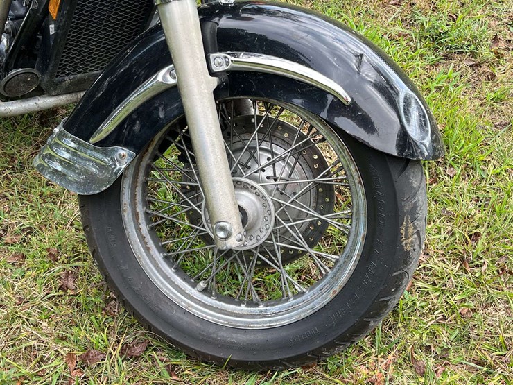 1998-honda-vt1100c3-shadow-aero-motorcycle-image-9