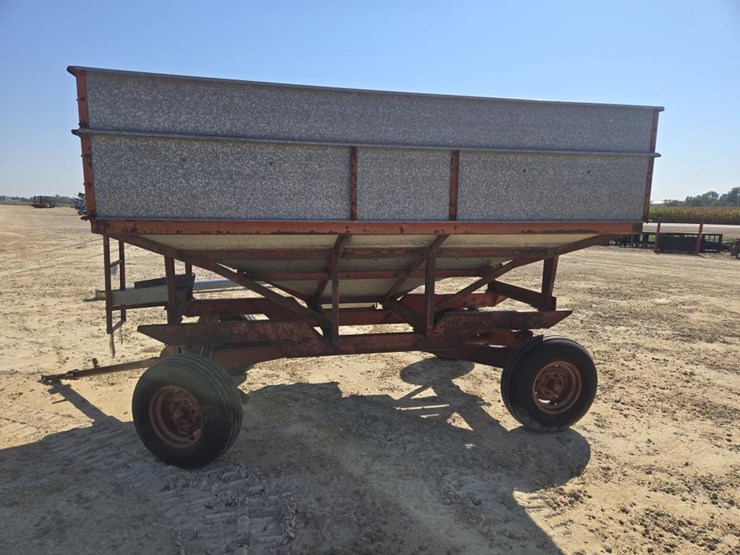 #5846-•-gravity-wagon-on-gear-image-5