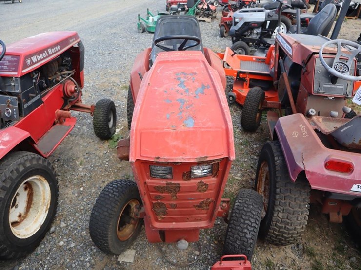 wheel-horse-lawn-&-garden-tractor-image-3