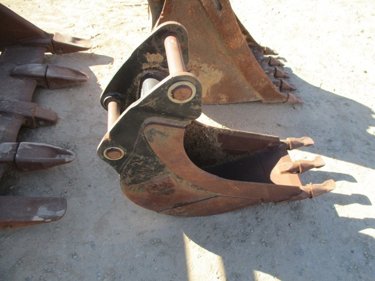 caterpillar-12-image-2