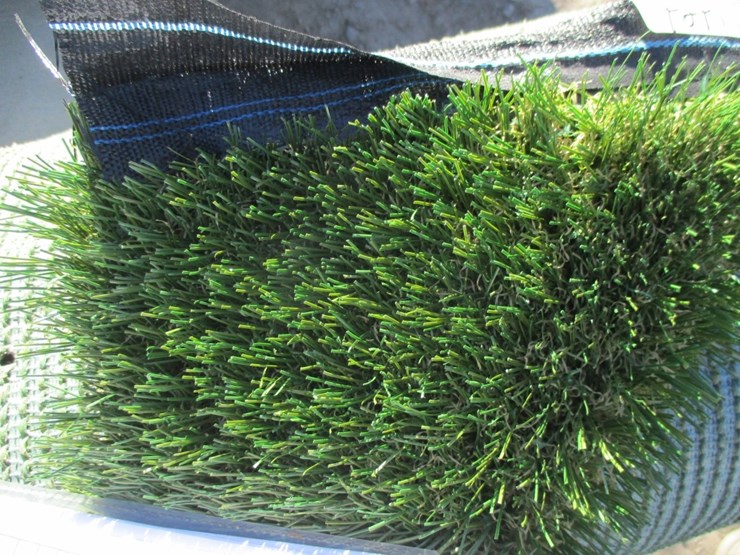 unused-roll-of-artificial-turf-image-4