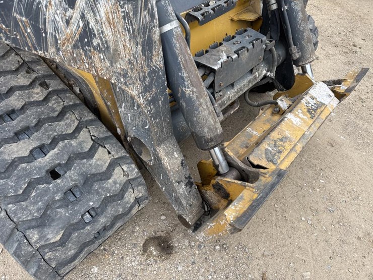 2019-deere-331g-image-14