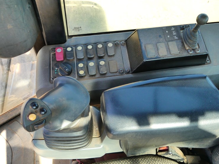 2013-caterpillar-d6k-lgp-image-12