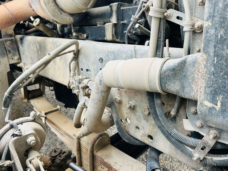 1999-freightliner-tri-axle-dump-truck-image-44